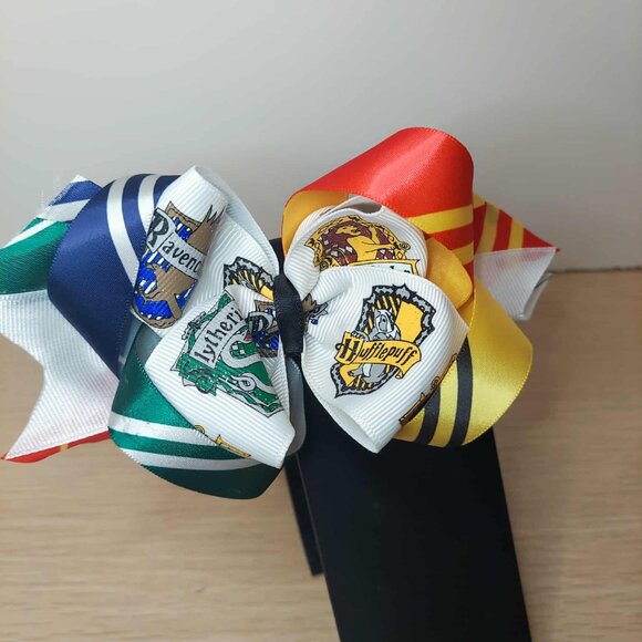 House Pride in Every Strand! Handmade Hogwarts Hair Bow - Picture 1 of 3